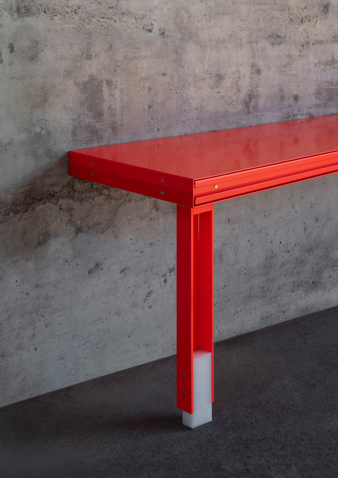 01_Cover_DPS_E25_Furniture_Bent_Aluminium_PhilippeMalouin_LEHNI_JasmineDeporta_1
